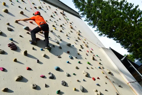 【脊梁山脈旅遊年】是誰給你的勇氣？登山攀岩體驗 歐都納戶外山野勇氣館