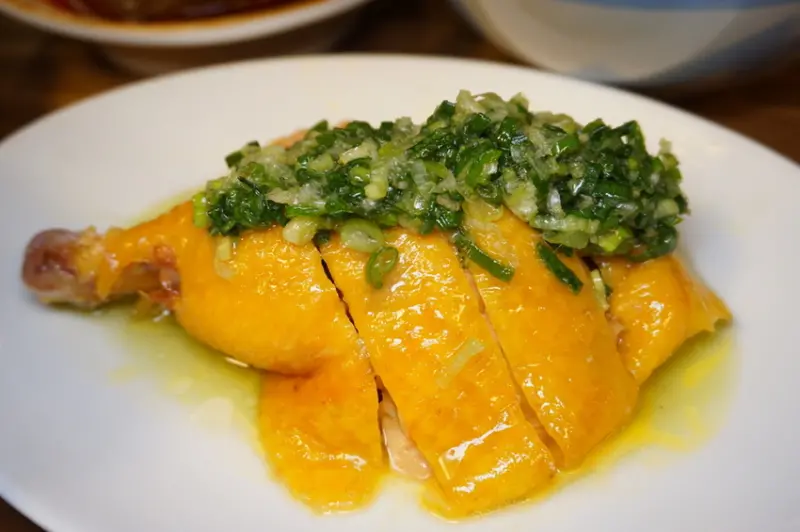 [板橋美食] 兩津號雞肉飯- 每天現煮品質油雞專賣/ 板橋雞肉飯/ 超強白菜滷/ 板橋美食推薦/ 新埔捷運站美食