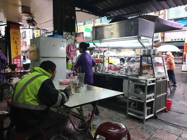 (菜寮站)新北三重隱藏版小吃 自己炸的油蔥酥 手工作的肉羹 超香滷肉飯 重口味滷味都在這(N訪)-阿足麵店