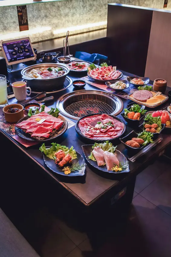 石頭日式炭火燒肉 豐原館 極黑牛/和牛漢堡排/哈根達斯吃到飽