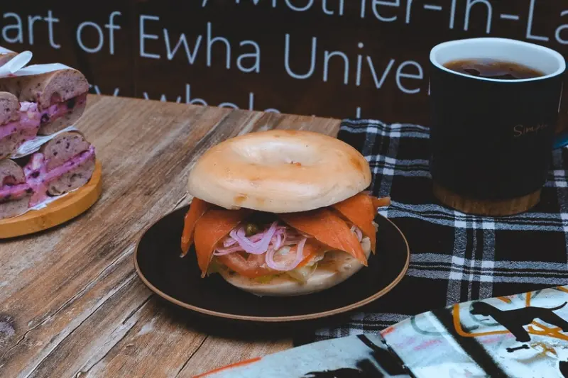 【台北不限時咖啡廳】飽貝bobagel - 貝果Cafe：搖籃爐烈火烘培新鮮出爐手作貝果，每一款都讓人選擇困難。