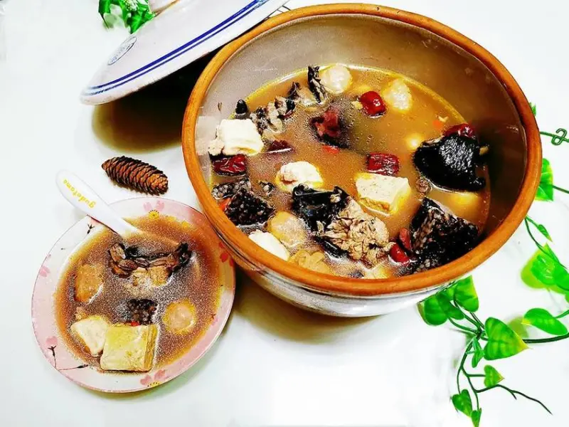 [宅配美食]全珍食補 濃醇鮮香不油膩的鮮嫩烏骨雞湯 5分鐘就能輕鬆上桌,讓不愛藥膳的都喜歡上了!給全家人滋補的好湯品!