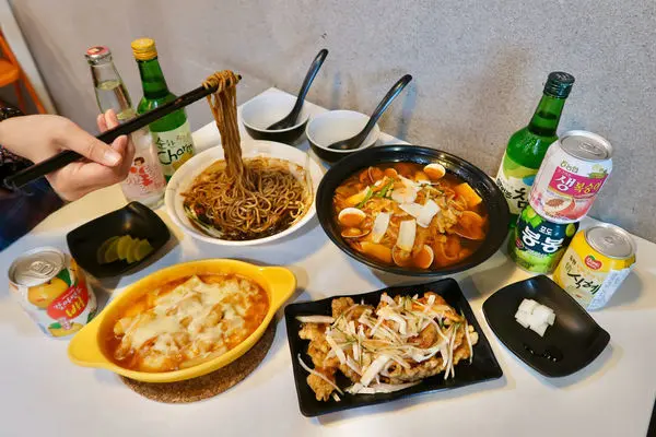 【食紀】錦華春炒馬二店（內含影片／韓國炸醬麵／炒馬麵／糖醋肉／起司年糕／無雷！！）