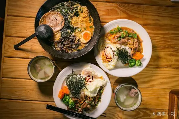 拾光簡餐咖啡，悠閒地和三五好友及家人聚餐的好地方