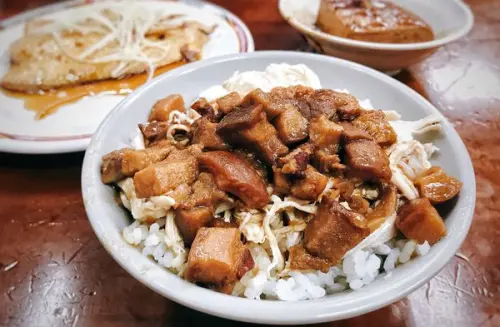 【台北南京三民美食】司機俱樂部 深夜食堂～司機大哥最愛的滷肉飯