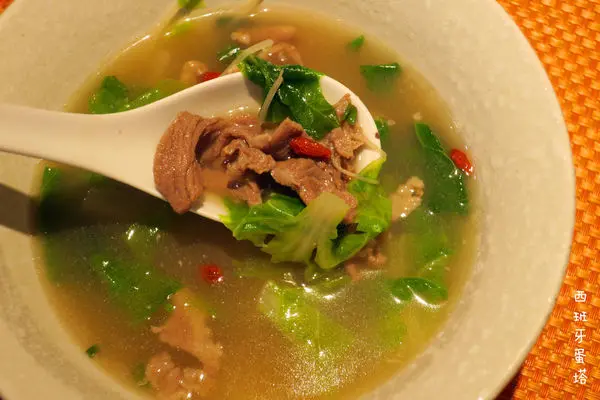 深坑陳老闆傳說中的店小二｜老爸的堅持融入兒子的創新，吳興街必吃文青小吃，羊肉控不能錯過的美味！