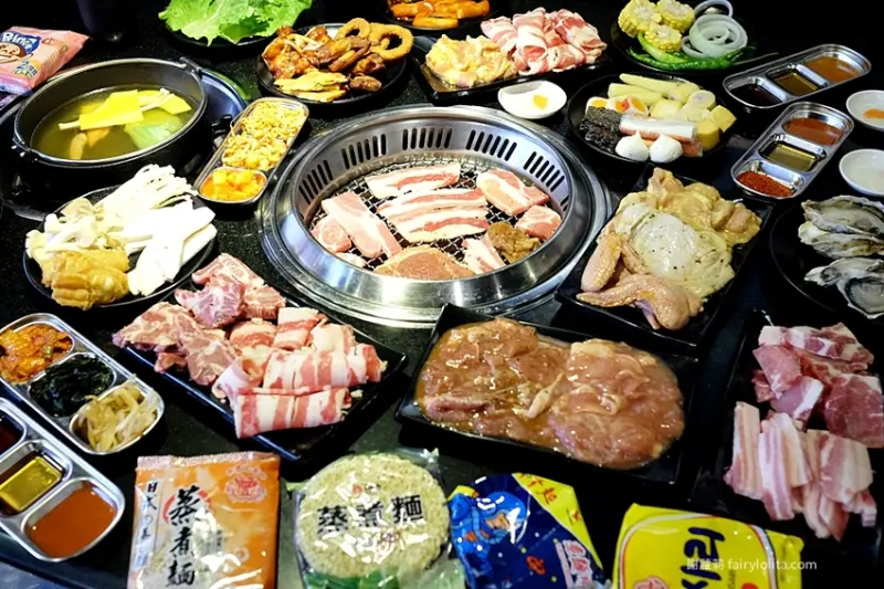 新開幕「火鍋+韓式烤肉」只要299元吃到飽，近80種食材任你挑，打卡再送免費生蠔！
