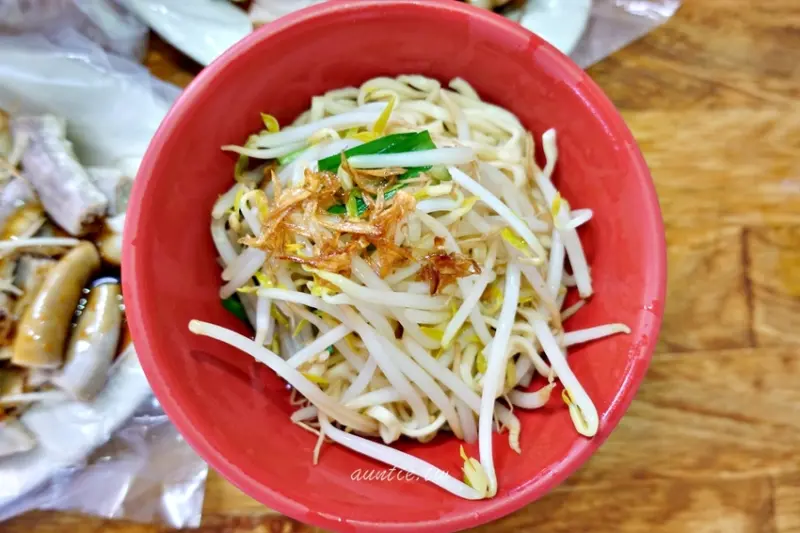 【新北】南勢角陽春麵 麵食小菜豐富 環境又乾淨 宵夜好去處 - 水晶安蹄 不務正業過生活