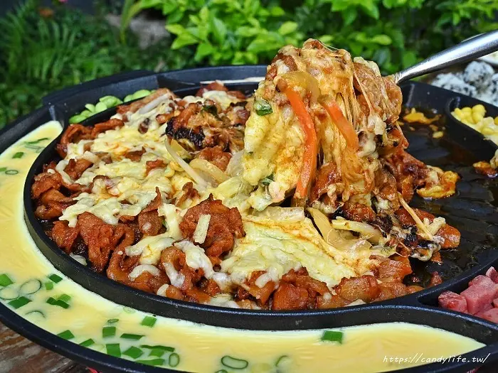 KIM DADDY│韓國燒肉再一發！超狂勘西起司鑄鐵鍋，份量超大，內用飲料喝到飽！