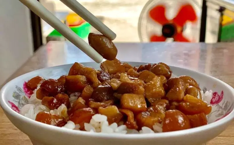 台南肉燥飯 台南永康區 【肉燥河小吃店】 少見的土豆肉燥飯！永康國中校友們的回憶阿～