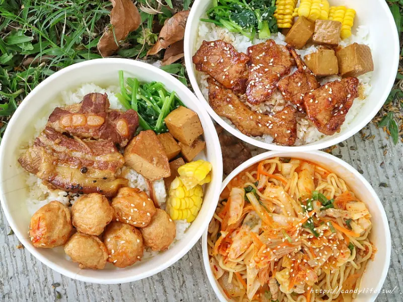 豪佩小食堂│台中平價便當推薦，餐點現點現做，激推隱藏版烤肉飯，每日限量～還有泡菜炒麵也好吃！