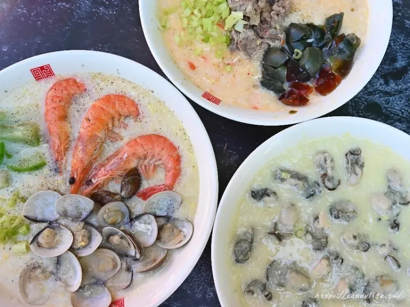 如我粥│台中粥品推薦，配料自己隨意配，激推鮮蚵粥，新鮮又大顆～