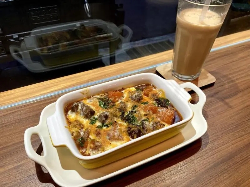 【因為我愛你】隱藏版巷弄美食 | 主打400次咖啡、紅酒燉牛肉