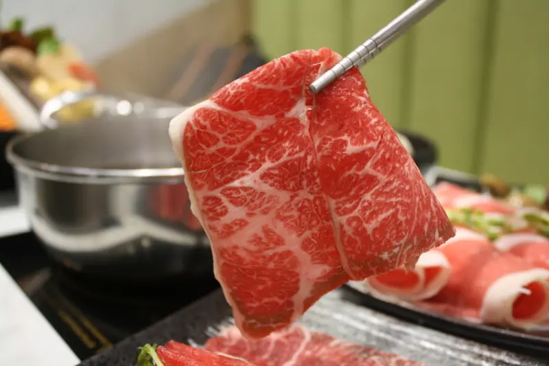 【中和美食推薦】錢都雙和圓通店|可以在錢都享用到超高級的日本A5和牛+濃郁好吃的霜淇淋與明治冰淇淋/飲料/附餐無限量供應