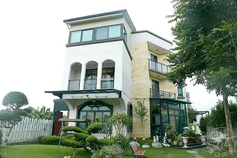 花連住宿【沐夏親子庭園包棟民宿】10人可包棟，有兒童遊戲區、歡唱卡拉ok、還可以烤肉、棋藝！距離海洋公園開車10分鐘。