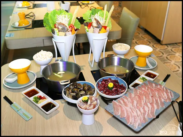 【市民大道小火鍋推薦】蛤尛 Little Huh～酸民心機鍋ｘ瑤柱響螺卜卜蜆，宵夜新選擇，市民大道火鍋推薦！