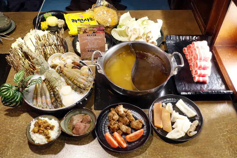 藝爐晏火鍋美術館，汐止火鍋吃到飽，物超所值的平價中興路火鍋，在美術館裡感受美食藝術境界