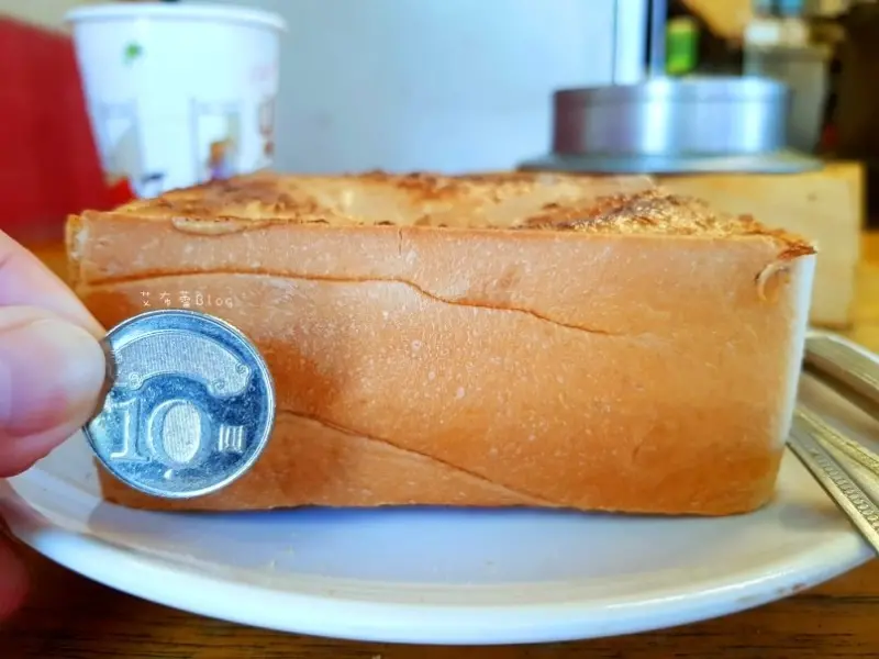 《高雄美食》美滋泉漢堡店❤超級~~~厚厚厚厚片只要20元！！