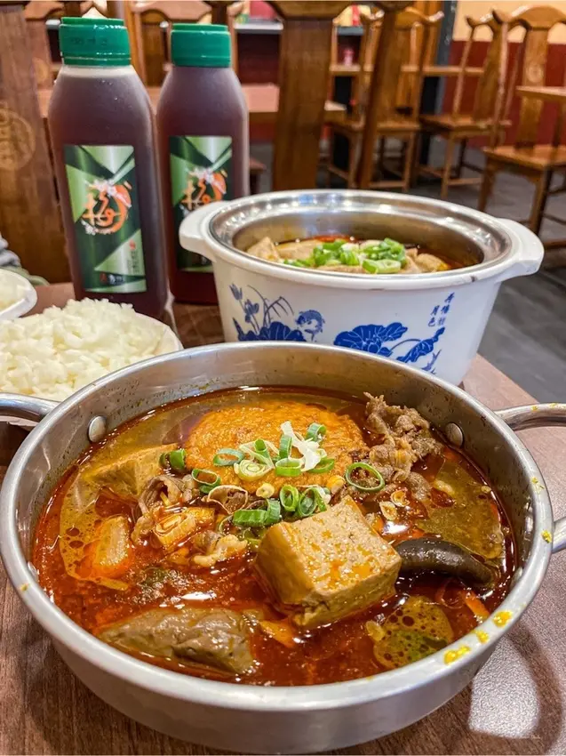 | 高雄美食 |老四川旗下品牌/平價的麻辣獨享鍋份量滿滿超好吃/紅味兵麻辣燙文衡店