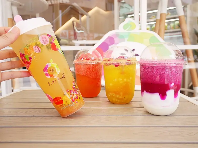 台北東區水果茶，用餐區比照咖啡館，可以使用wifi、插座，還不限時，多款優格、水果系飲品，還有優格水果杯-​​Futi Fudi