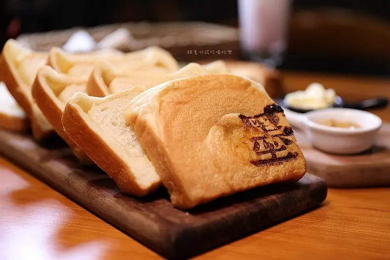 墨•山崴-MORE‧shan wei｜限量版招牌蜂蜜吐司及生吐司都超銷魂｜台北文山捷運萬隆站麵包&吐司專賣店