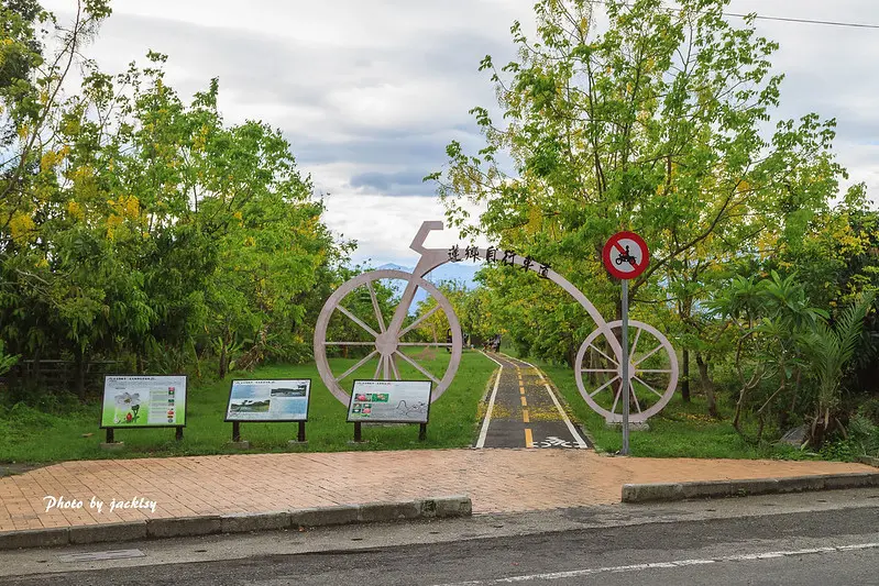 200530台南-阿勃勒景點(蓮鄉自行車道+斗笠公園+大山宮竹管屋)
