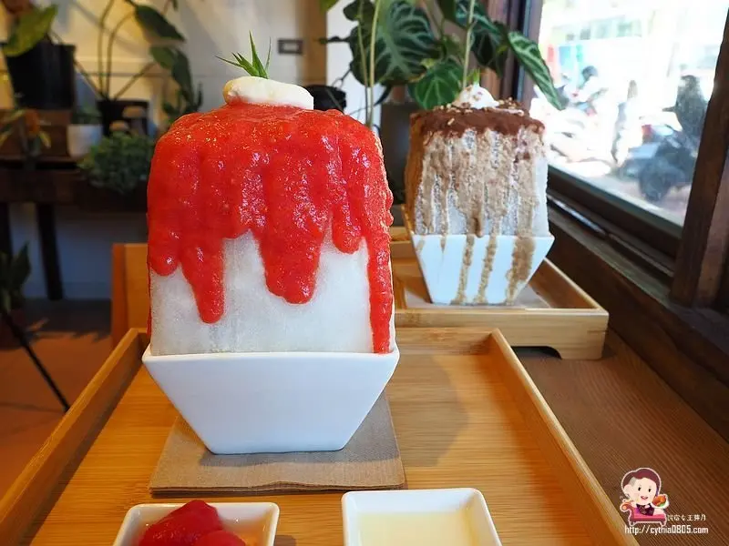 桃園中壢美食-Garden 313-在花園裡面吃韓式炸雞，在綠意裡面挖著冰酥 