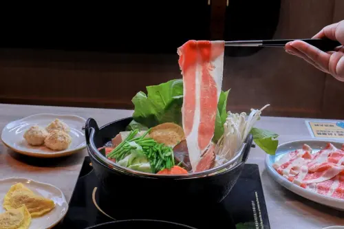 【台北火鍋】雞湯大叔信義店：講究的食材、實惠的價格，五星法式白蘭地燉雞湯超獨特！