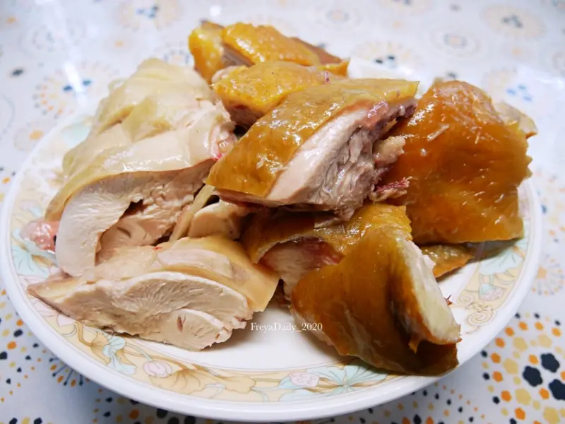 2020, May│珍育魯味放山雞│走吧台北哪裡吃美食：中山區 隱藏松江市場超好吃放山雞 讓人上癮的宜蘭美食 甘蔗雞推薦