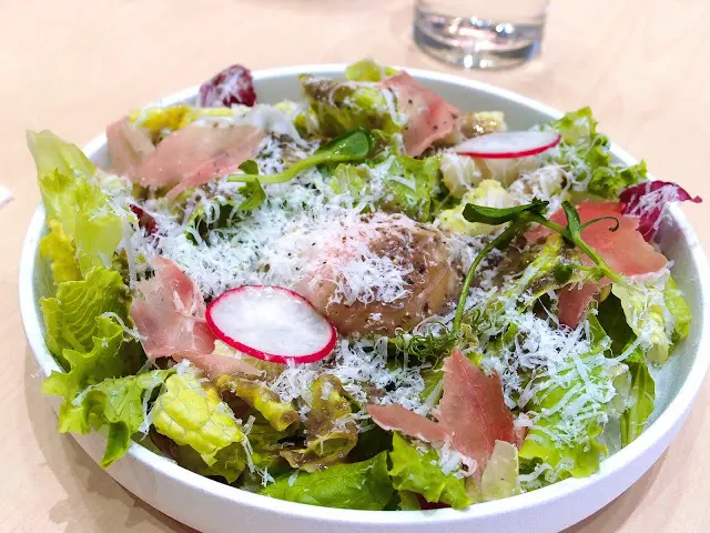 我又二訪了！漢堡、義大利麵依舊美味。《Lay Back 新美式餐廳》
