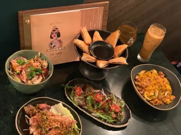 [ 台北食記 ] 汰汰熱情酒場 ｜捷運市政府站1號出口連平日都爆滿的泰式小酒館｜一定要預約不然會沒位置