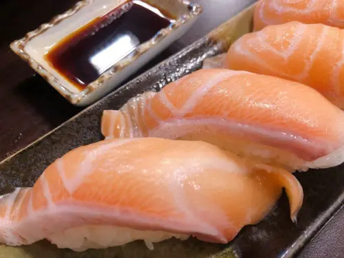 桃園美食/中壢市區 菊川屋 平價丼飯 鮭魚握壽司