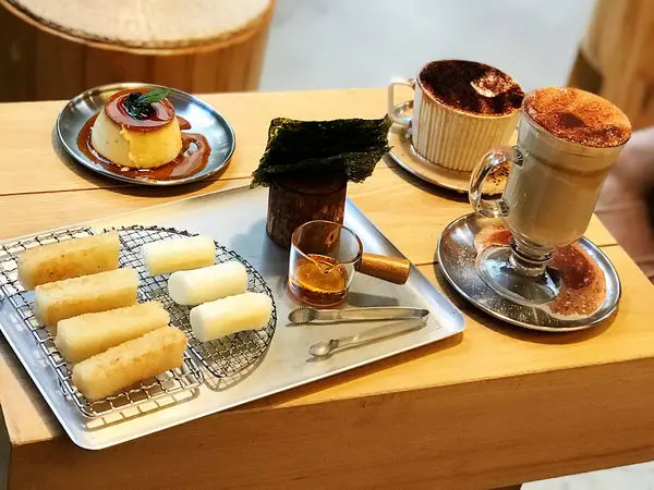 【台北美食】Annyoung Cafe 你好!超韓系新開幕不限時咖啡店 吸睛韓式年糕 髒髒咖啡 好拍也好吃