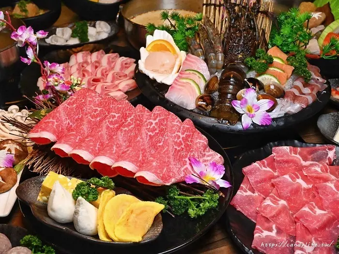 清饌鍋物│獨特蘋果風味鍋新上市，吃的到新鮮蘋果片，菜盤免費換肉盤！滿額送現金抵用卷，使用三倍卷再送牛豬肉盤店內活動多到享不完～