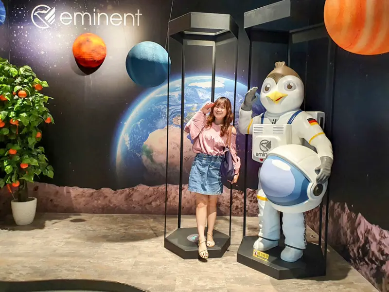 【台南觀光工廠】萬國通路創意觀光工廠 寬闊草地小孩跑跳碰玩翻天 行李箱/登機箱/DIY/下午茶