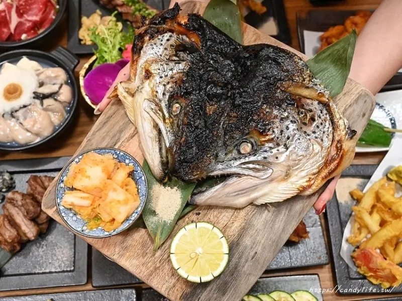 虎川千代居酒屋│台中老宅居酒屋，一開幕人潮就爆滿，超狂巨大鮭頭，松露丼飯竟然只要60元！營業至凌晨1點～