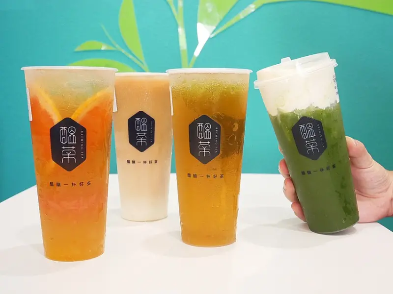 板橋新開幕手搖飲，頭一次喝到奶蓋系列搭配抹茶，葡萄柚綠茶大推，不限時的內用空間超適合姐妹下午茶-醞茶