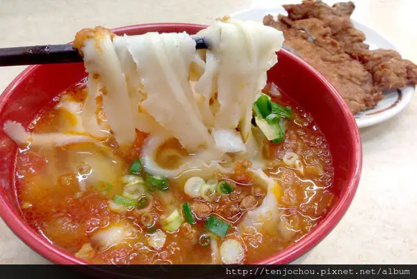 花花，甲飽沒【台北食記】甘記蕃茄刀削麵 很多人推薦的四平街商圈必吃美食