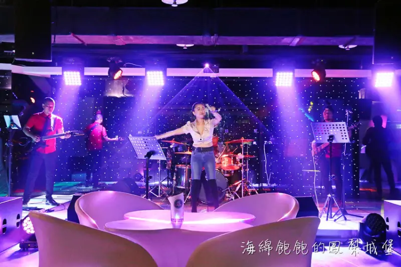 澎湖福朋喜來登酒店 Swave bar微浮酒吧｜LIVE BAND現場演唱、調酒、啤酒、包廂，菜單價位