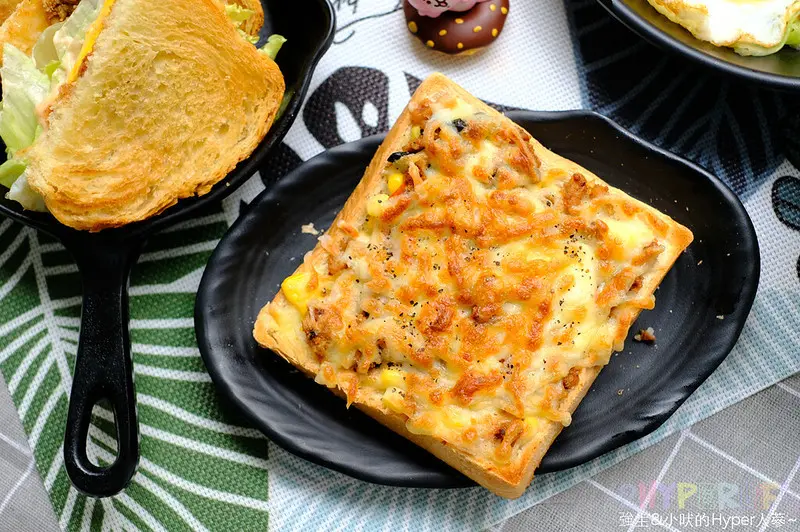 來自嘉義的連鎖早餐，各種打拋口味新餐點好夠味！台中有五家分店可以就近吃看看呦～