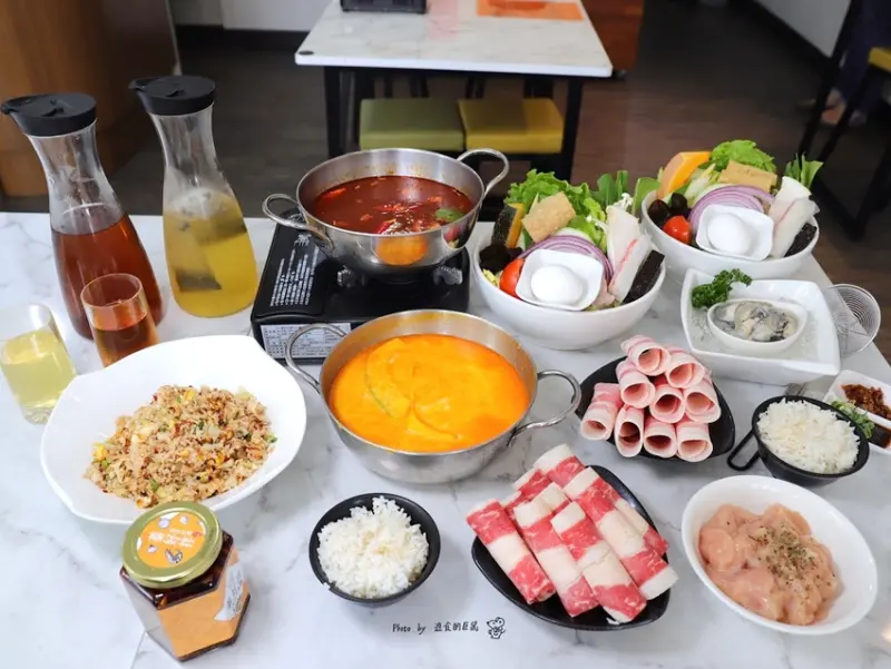 食星南洋火鍋：台南南洋料理餐廳，火鍋.炒飯通通有，飲料-義豐冬瓜茶.冷泡茶-無限暢飲，每月打卡活動/消費滿千就送店家特製萬能沾醬-蓁好拌南洋拌醬 - 進食的巨鼠