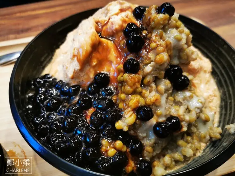 宜蘭礁溪|冰雪礁溪店-必吃冰店|好吃料多實在雪花冰品刨冰剉冰店推薦|消暑解渴清涼降火|庶民甜點美食