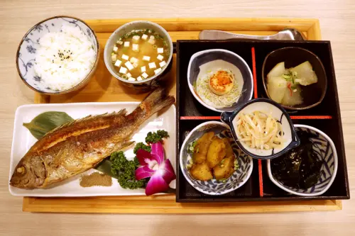 宜蘭｜山喜和食｜羅東鐵道旁暖心日式定食