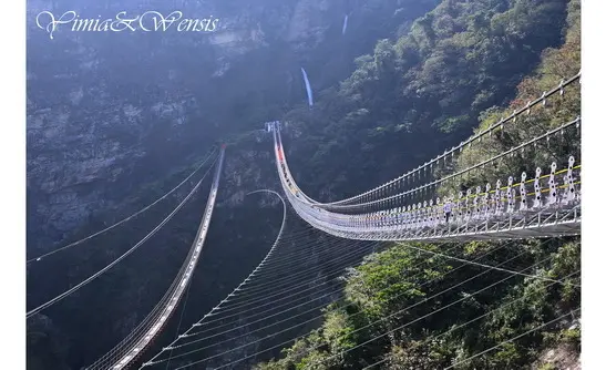 [南投信義]天空之橋故鄉。30層樓高度七彩吊橋~雙龍瀑布七彩吊橋