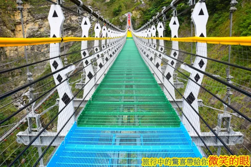 【南投新亮點】雙龍瀑布七彩吊橋|挑戰30層樓高的吊橋|景觀壯麗又刺激|七段式瀑布超療癒|購票、交通攻略附在文章最後面