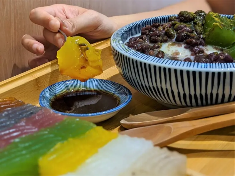 覓糖 黑糖粉粿｜夏日必吃七彩粉粿冰！IG熱門網美打卡冰品！純天然自製粉粿和芋泥芋圓超綿密！台北甜點推薦、台北冰品推薦、台北小吃推薦、中正冰品推薦、北車甜點推薦、北車冰品推薦、北車小吃推薦