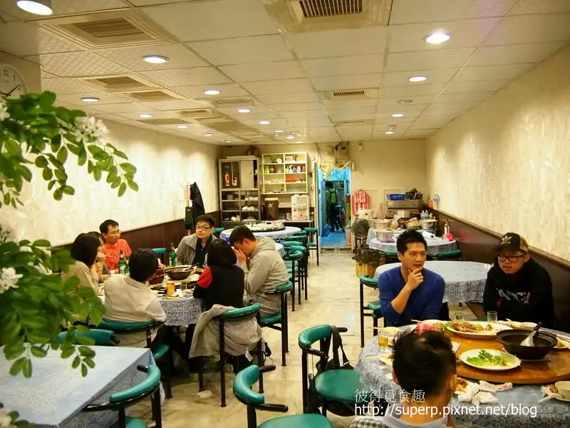 [小店食記]二訪台北的美麗餐廳：令人回味的滷腸鍋和閹雞