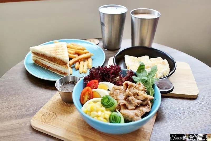 北屯早午餐|土木公社炭烤土司，北屯也能嚐到超人氣的炭烤土司、炭烤三明治、脆皮蛋餅還有美味的鐵板麵 完整菜單 台中昌平商圈美食