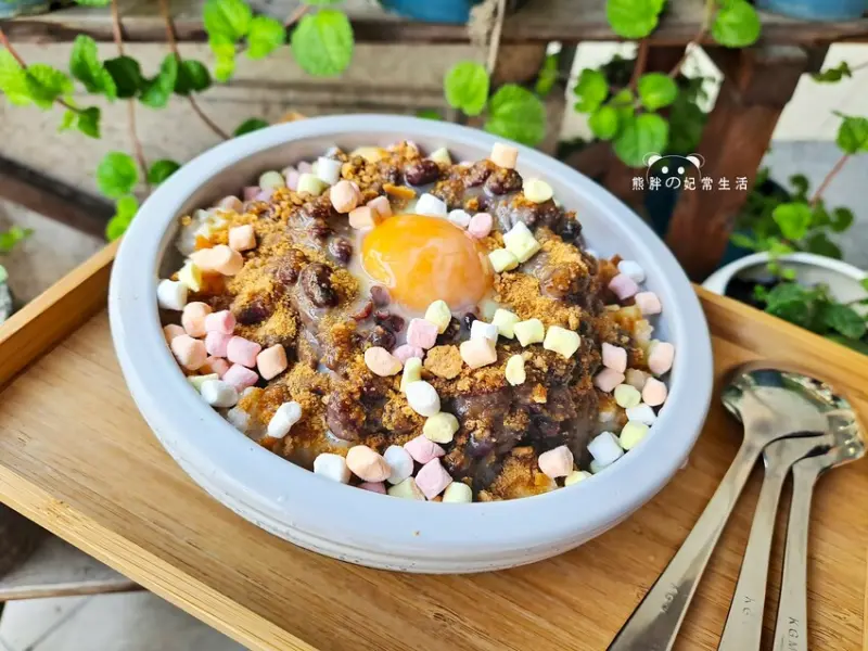 【台中北區】玥見冰菓室，酥脆焦糖搭配清冰，邪惡生蛋黃搭上甜蜜煉乳，多重滋味，多重口感享受，台中美食推薦