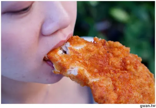 酥脆厚實大雞排、各種邪惡炸物，中午就開賣！隱藏版口味你吃過嗎？
